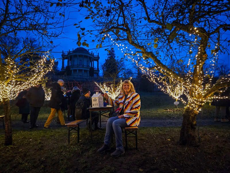 Sabine op de Weinnachtsmarkt in Potsdam