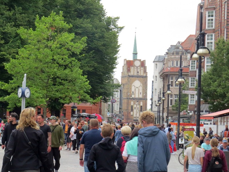 We wandelen richting de Kröpeliner Tor