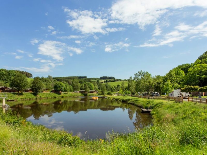 het meertje op de camping van Landal Wirfttal in de Eifel.