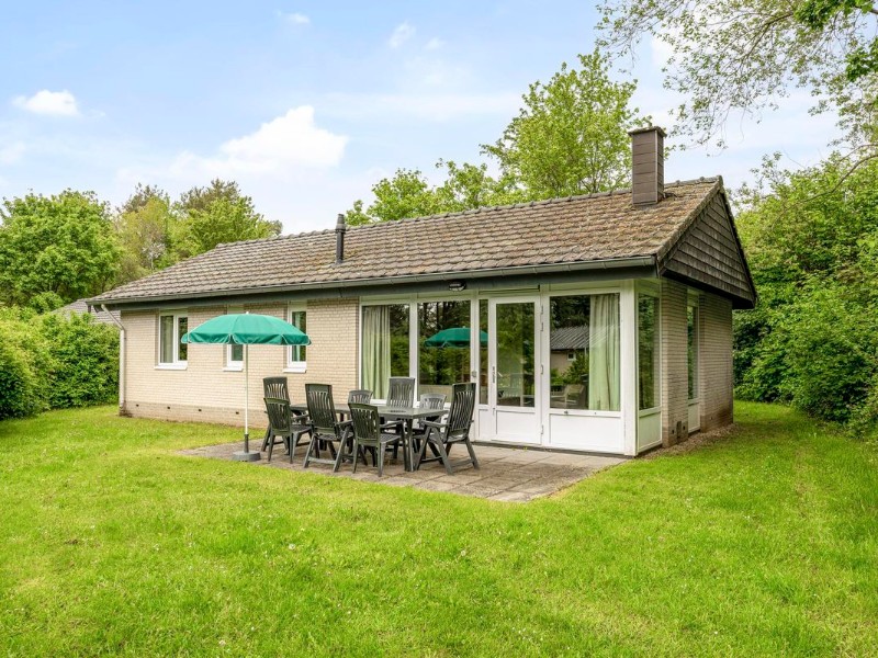 Een van de hondvriendelijke bungalows op vakantiepark landal Sonnenberg aan in de Moezelstreek, Duitsland