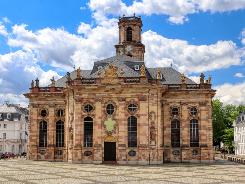 De mooie barokke Ludwigskerk in Saarbrücken