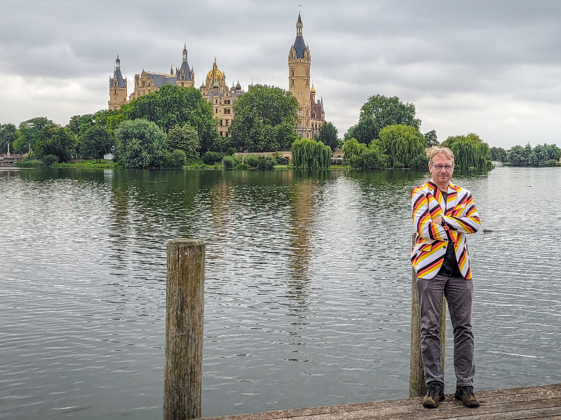 Patrick bij kasteel Schwerin in Noord Oost Duitsland