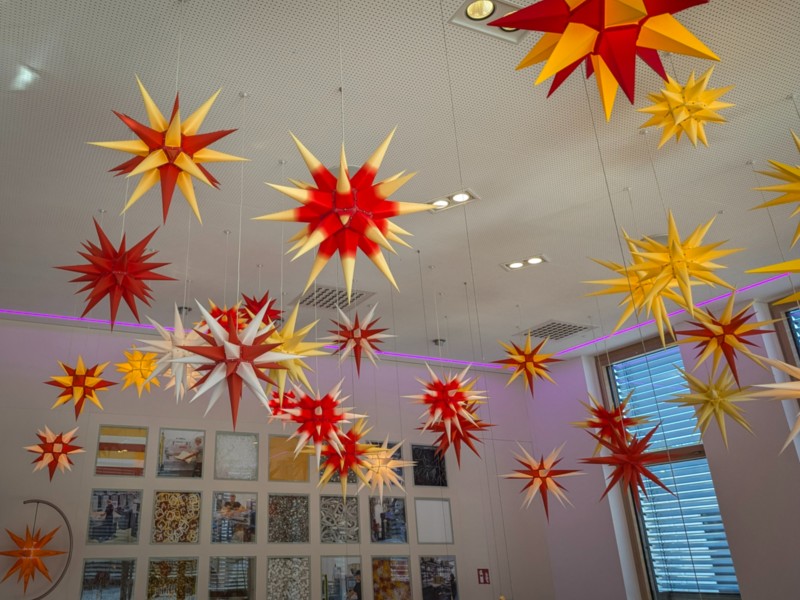 Verschillende Moravische sterren in de Manifaktur in Herrnhut