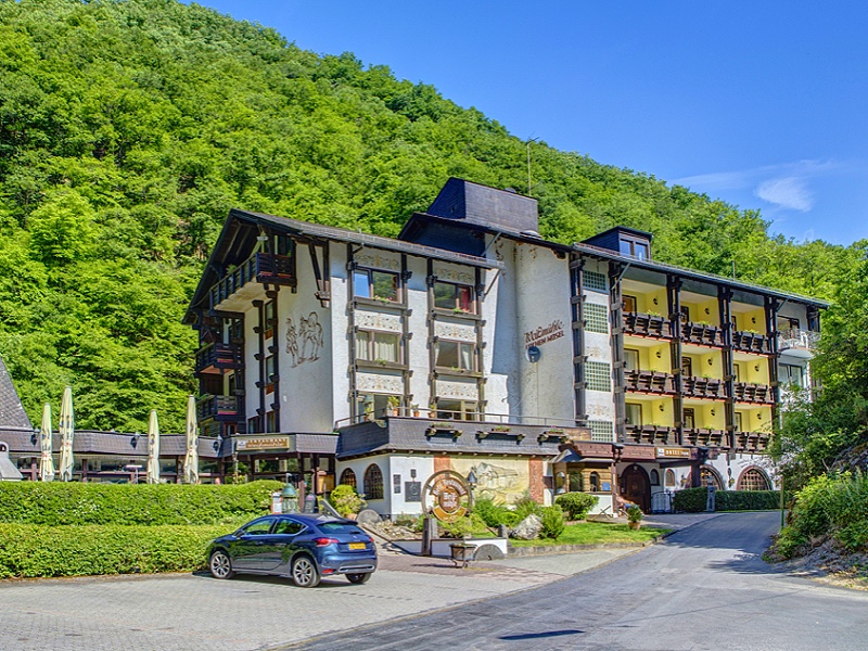 TUI Autovakanties in Duitsland brengen je in de mooiste hotels op prachtige plekjes, zoals hier Moselromantik Hotel Weissmühle in de Eifel