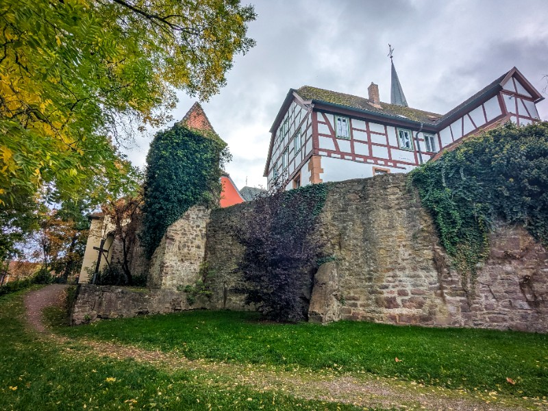 Oude muren rond de Kirchberg
