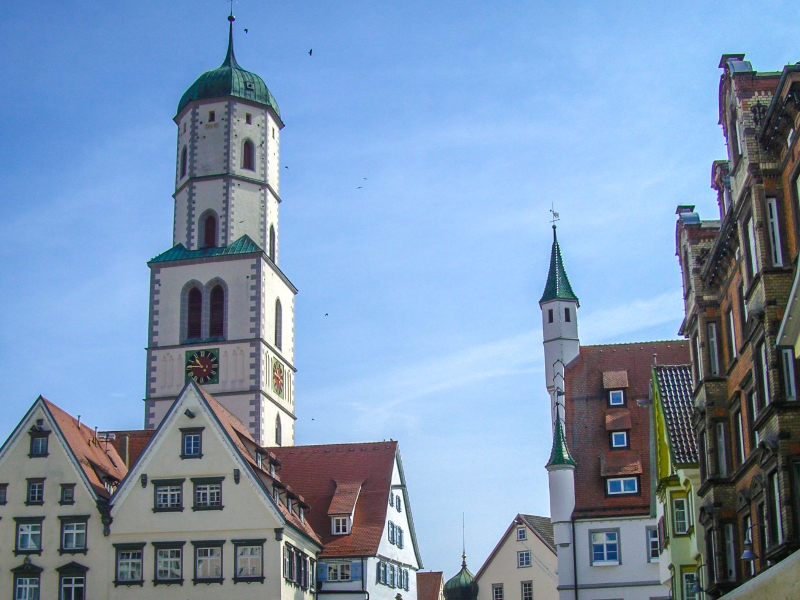 De st martinskerk in het plaatsje Biberach in Oberschwaben