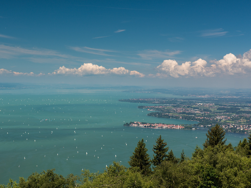 Uitzicht over de Bodensee in het zuiden van Oberschwaben