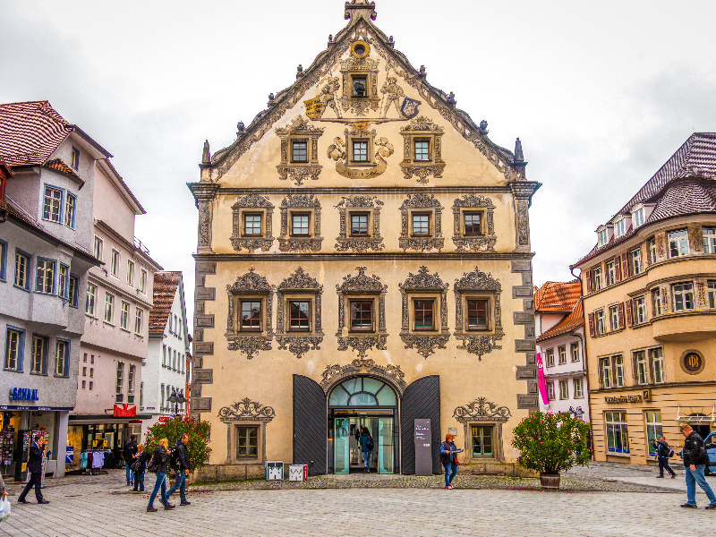 Het toeristen bureau in de stad Ravensburg in Oberschwaben