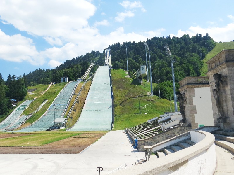 De skischanzen in het Olympisch stadion van Garmisch-Partenkirchen