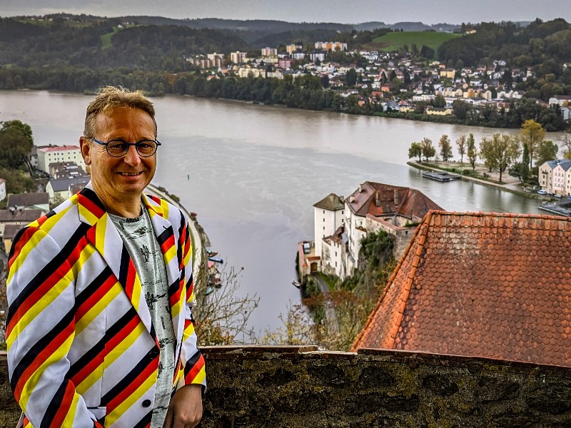 Patrick bij de 3 rivieren van Passau, zie je de kleurverschillen?