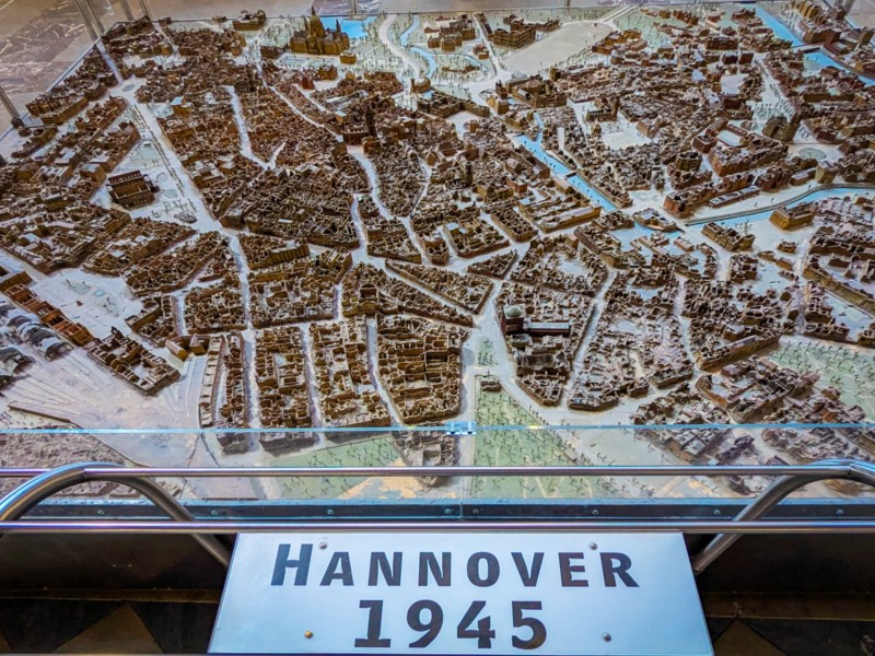 Plattegrond van het verwoeste Hannover na de Tweede Wereldoorlog