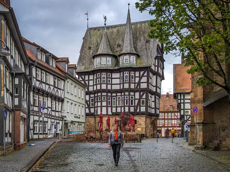 Sabine bij het Raadhuis van Alsfeld