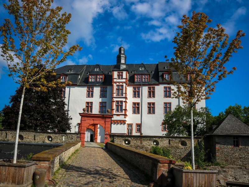 Het renaissance slot van Idstein, waar nu een school in zit