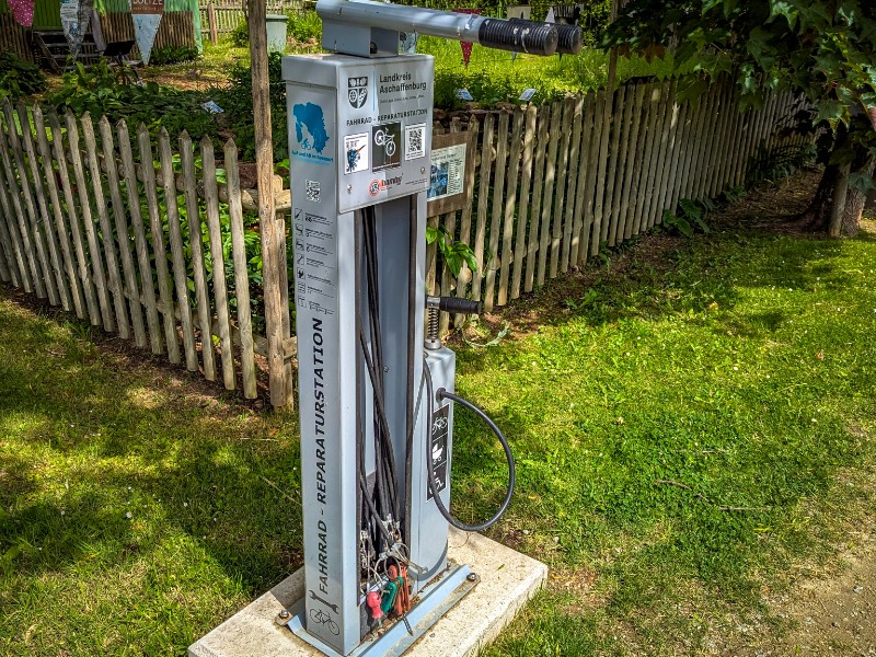 Een repartiepaal voor fietsers Een repartiepaal voor fietsers