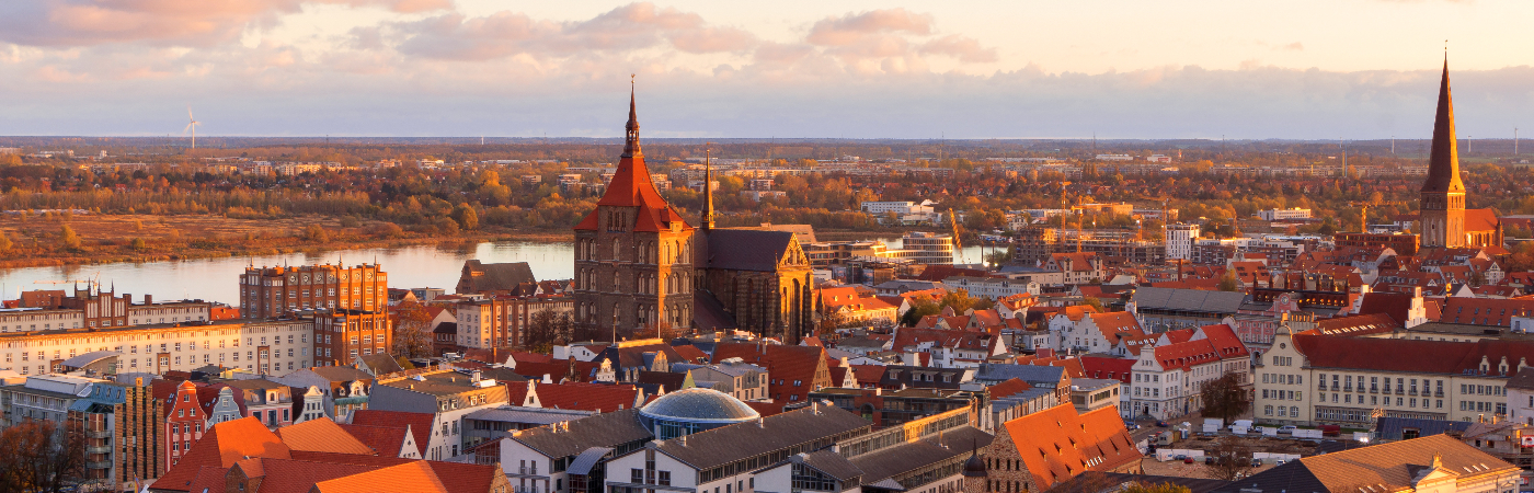 Uitzicht over de Duitse Hanzestad Rostock
