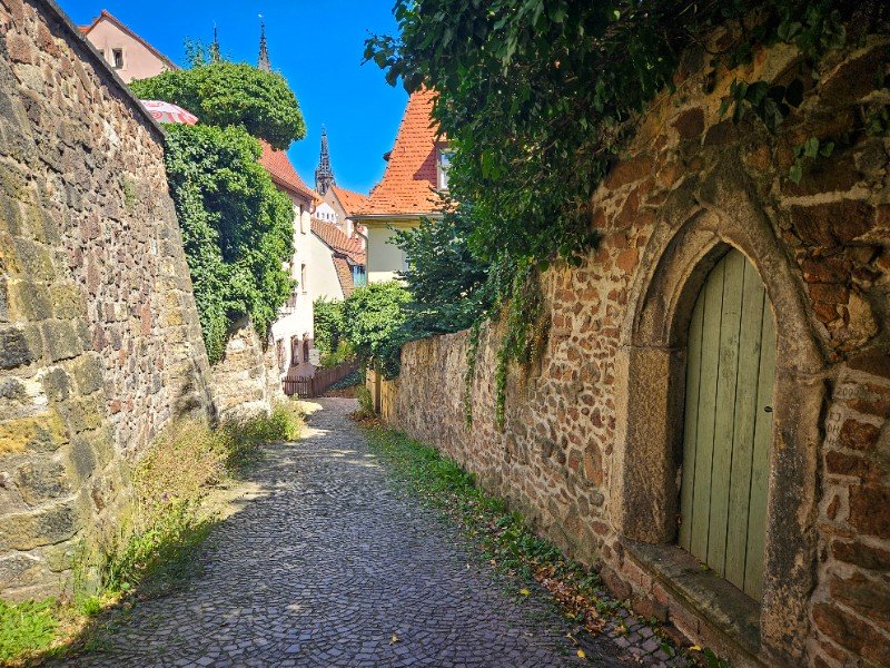 De eerste route gaat door het steegje Rote Stufen