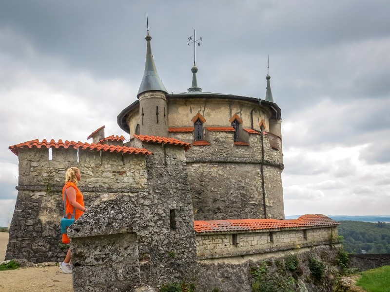 Sabine bij de verdedigingstoren Augustenturm