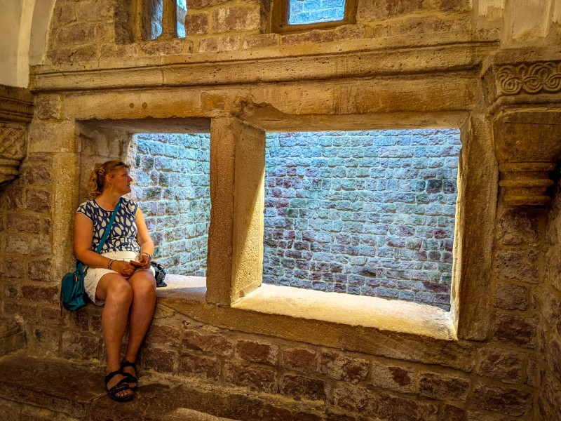Sabine in de Joodse Mikwe in Spiers