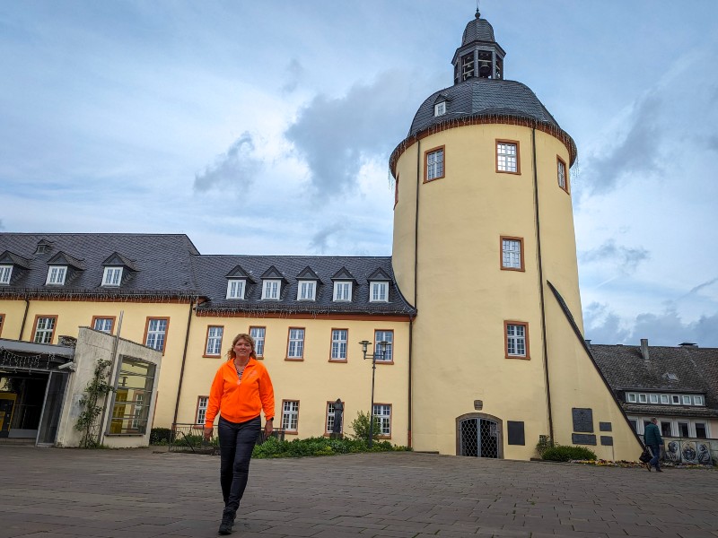 Sabine bij het Unteres Schloss in Siegen