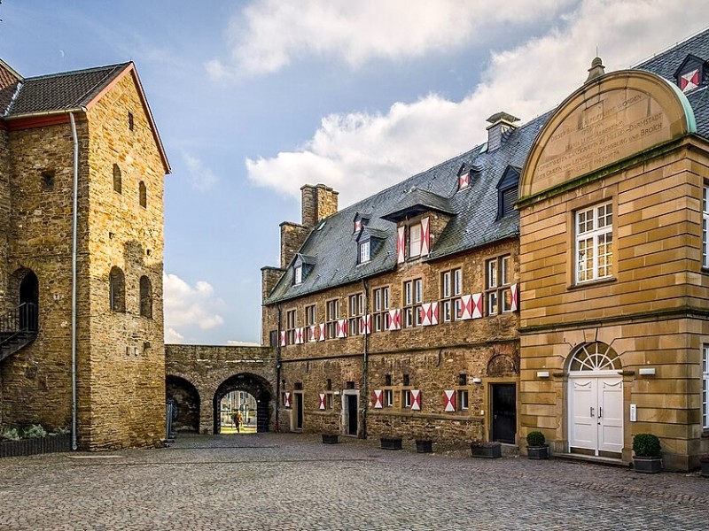 Het binnenplein van Schloss Broich in Mülheim an der Ruhr