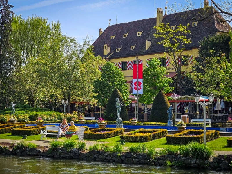 Sabine voor Slot Balthasar, nog steeds onderdeel van Europa-Park