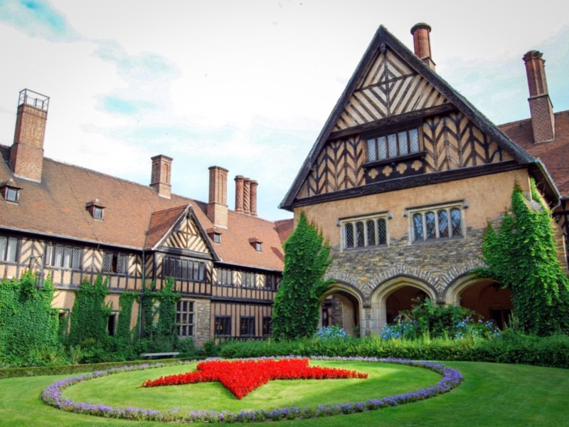 Het Slot Cecilienhof waar de Potsdam conferentie na WO II werd gehouden