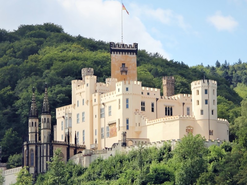 Slot Stolzenfels net ten Zuiden van Koblenz