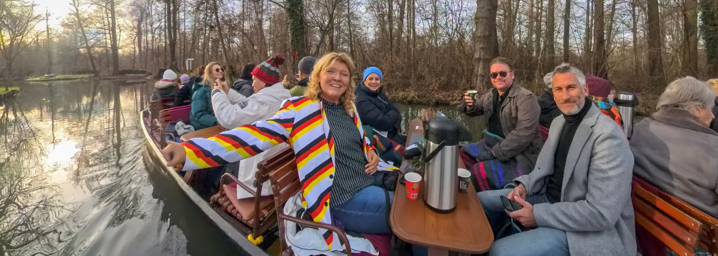 Met de boot naar de kerstmarkt in het Spreewald