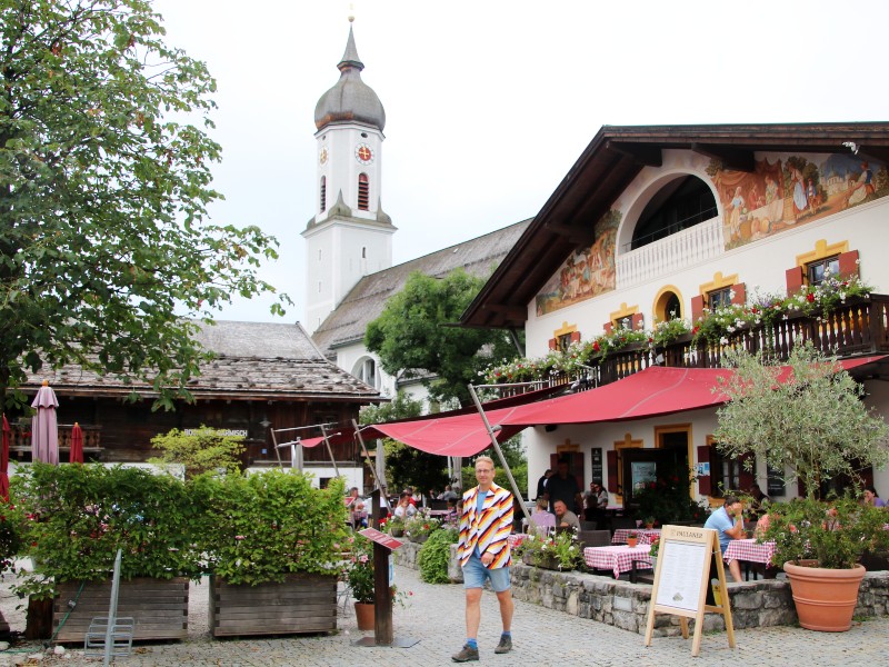 Patrick bij de St. martinkerk in Garmisch Partenkirchen