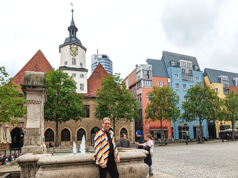 Patrick bij het oudste stadhuis van Duitsland, in Jena