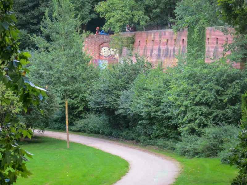 Wat over is van de stadsmuur in het park Liebesgrund