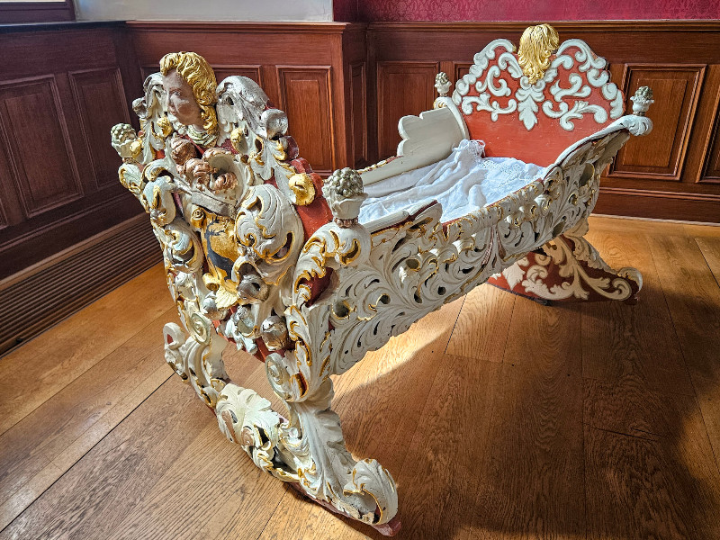 De wieg in het kasteel van Stolberg