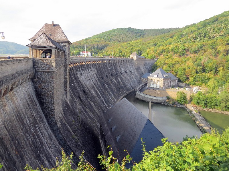 De stuwdam van de Edersee