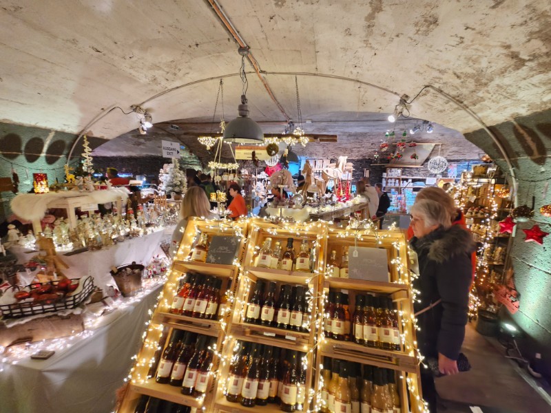Kerstmarkt in de Villa Nollen kelder in Traben Trarbach