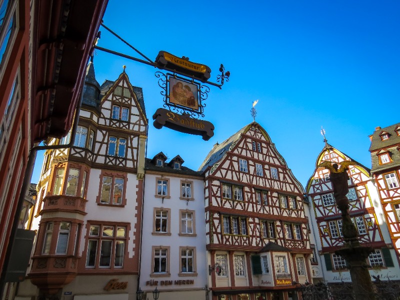 Mooie vakwerkhuizen aan het marktplein