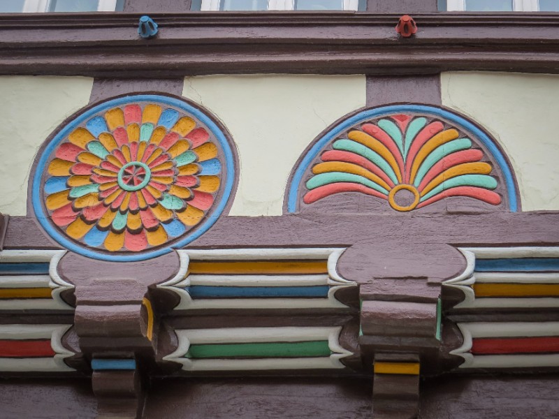 Rozetten aan het Vakwerkhuis aan de Reicher Winkel 3 in Stolberg