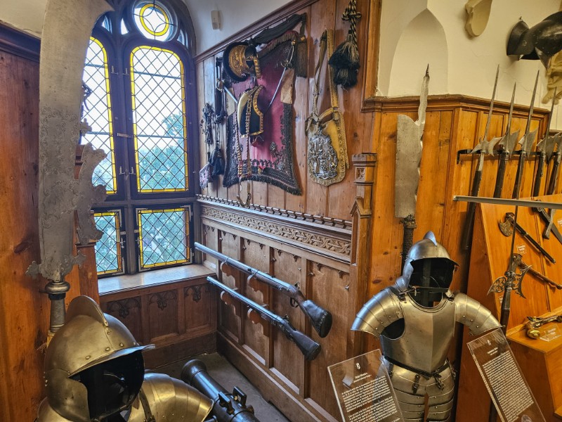 Klein stukje van de wapenkamer in Slot Sigmaringen